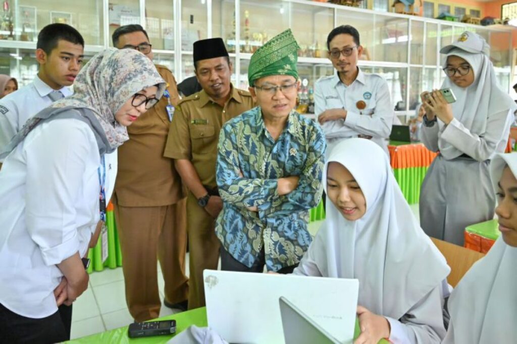 Peningkatan Kesiapan Guru dalam Pembelajaran Coding dan AI