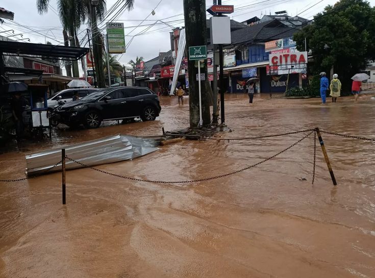 Hujan Besar, Jalan Jakarta Terendam Banjir