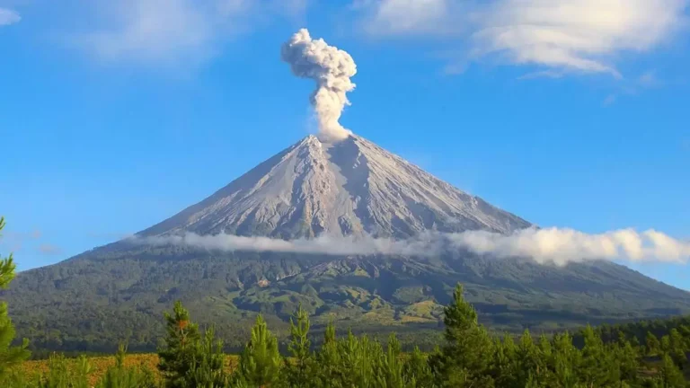 erupsi-gunung-semeru