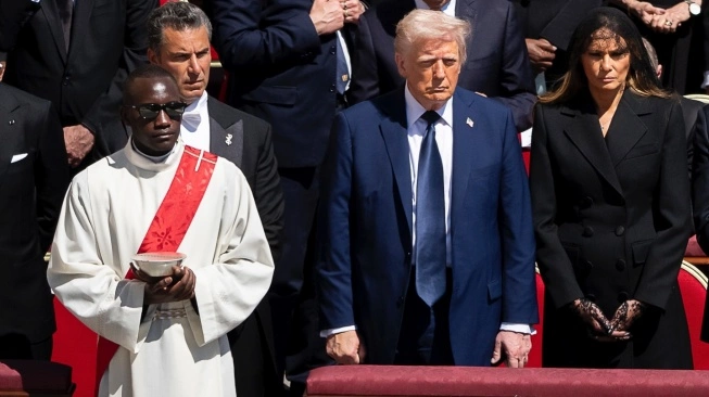 16466-donald-trump-di-pemakaman-paus-fransiskus